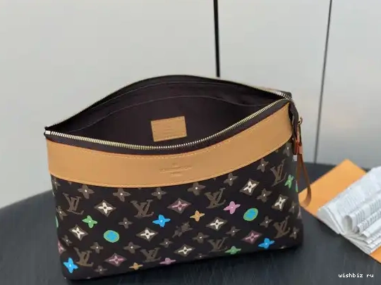 WIS LOUIS SOUPLE-32*21*8CM POCHETTE VOYAGE VUITTON 0531